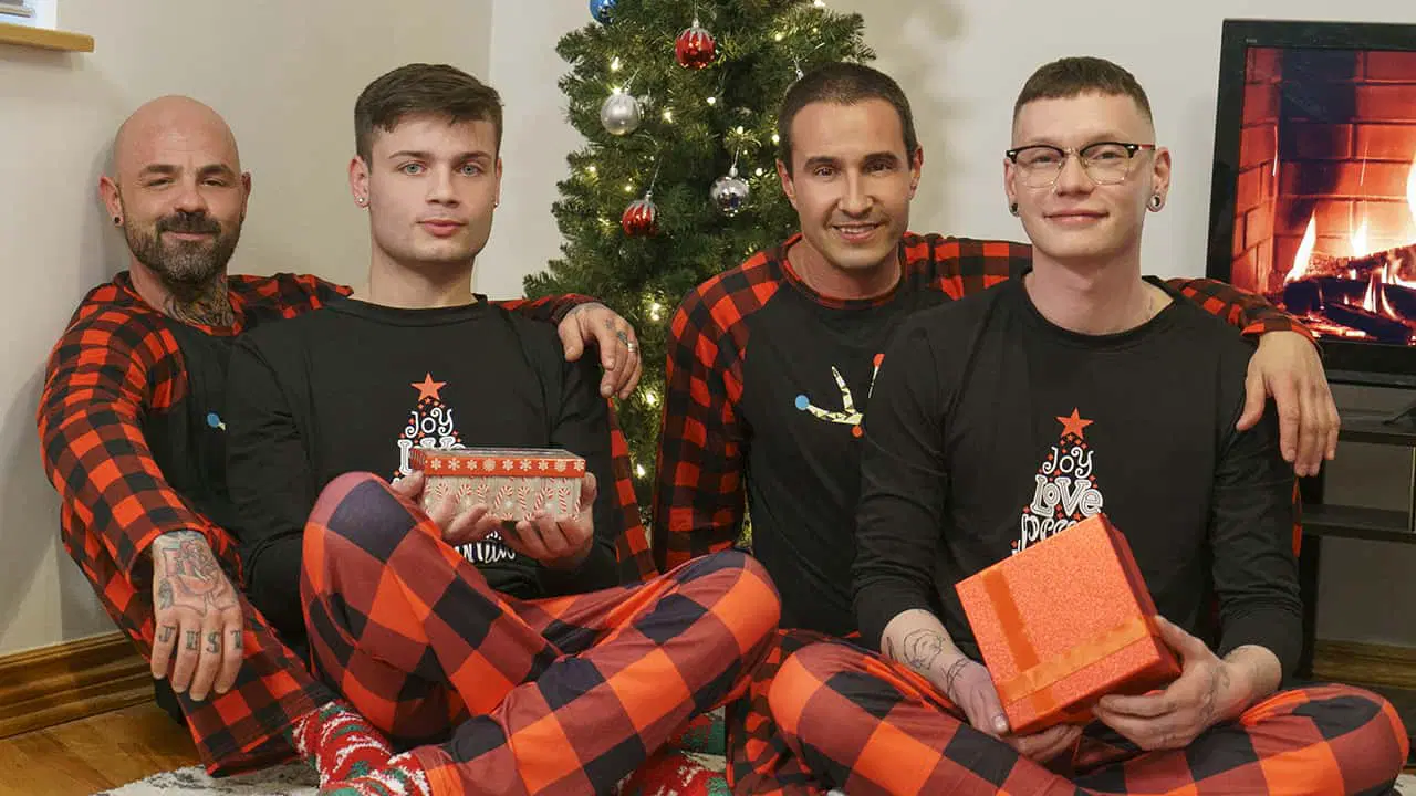 Unwrapping Santa’s Cock – Marco Bianchi, Nick Ford, Rogue Status and Ryan Bailey