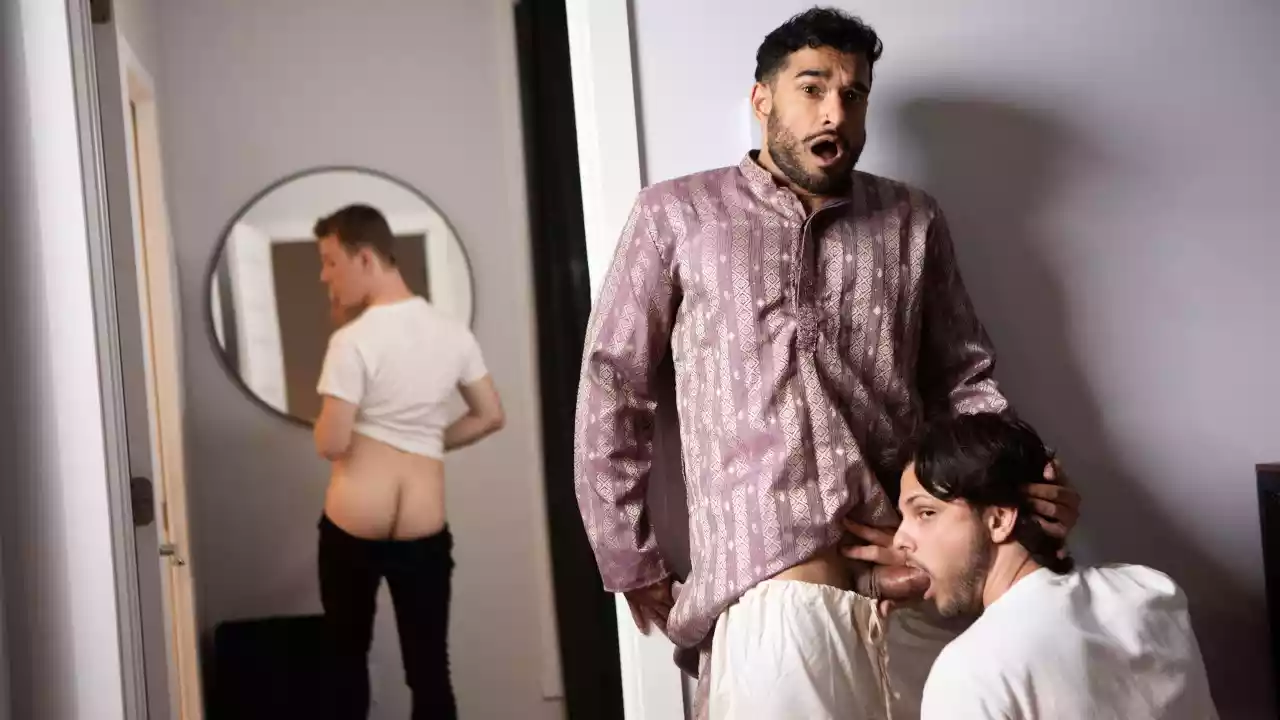 Indian Hunk Wants My Ass – Enzo Muller, Benny Fox and Raj